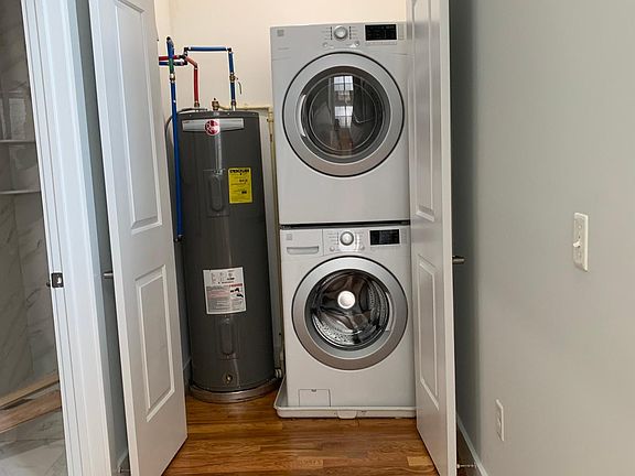 4th image of 140 Sussex Ave #407