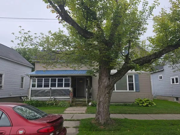 2123 Thomas St, Marinette, WI 54143