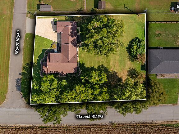 3rd image of 901 Harris Dr