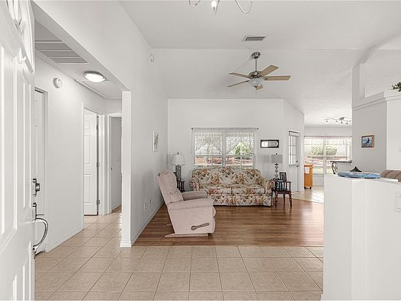 4th image of 8721 SW 60 CIRCLE