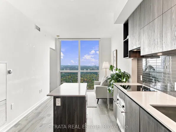1 Yorkville Ave #4610, Toronto, ON M4W