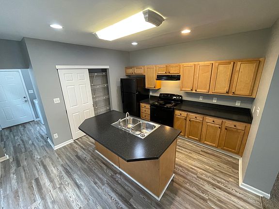 5th image of 875 S 22nd St