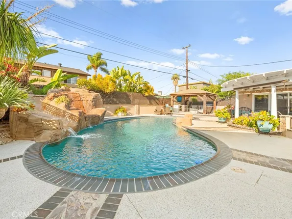 1915 W Clearbrook Ln, Anaheim, CA 92804