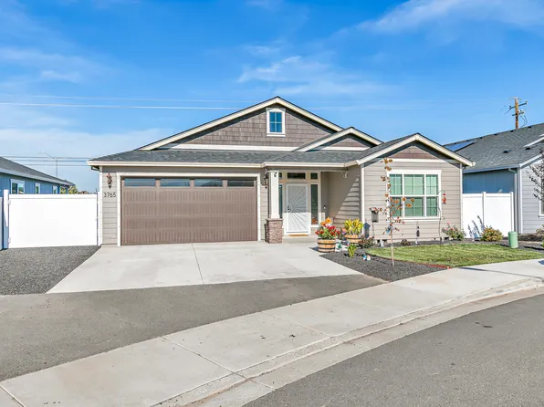 3765 Nicholas Way, White City, OR 97503