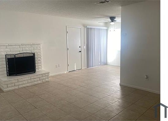 3rd image of 17132 Laredo Vista Ave