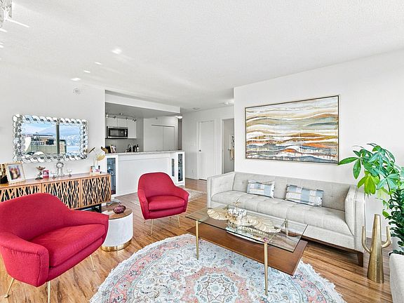 4th image of 233 Robson St #1703