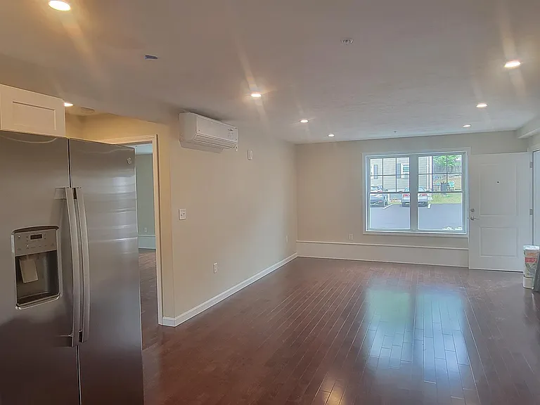 Princeton Court Apartments — Photo 2