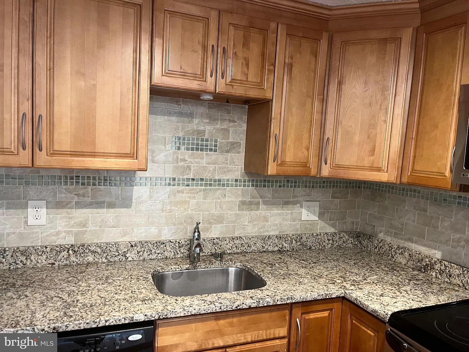 3 bed, 1608 sqft, $3,500 — Photo 3