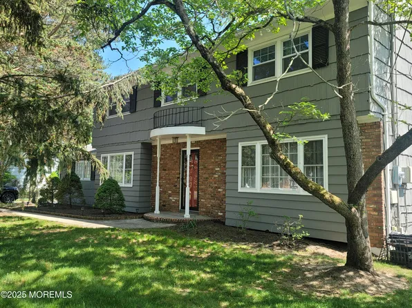 54 E Riverdale Avenue, Tinton Falls, NJ 07724