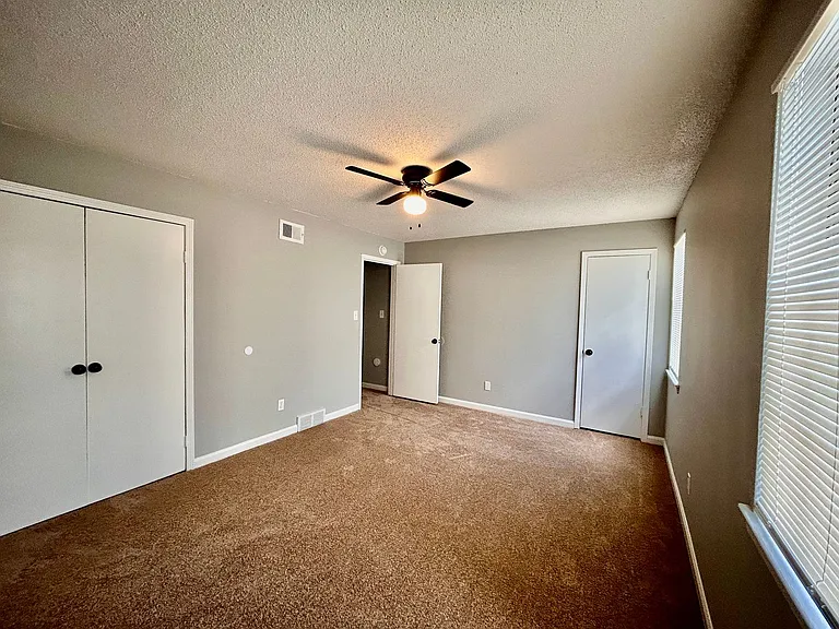 975 N White Station Rd — Photo 14