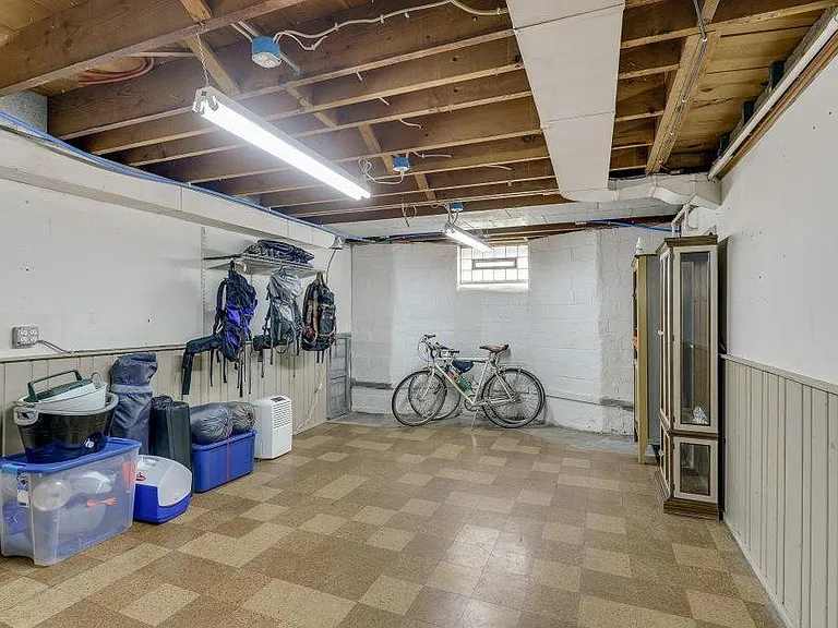3224 Webster Ave S — Photo 18