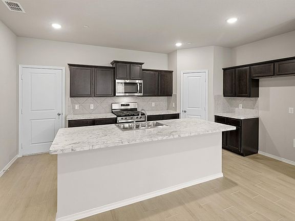 3023 Willow Wood Ct - Travis B