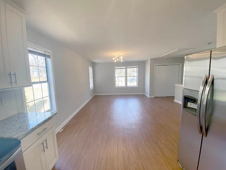 1575 Foote St NE #B — Photo 11