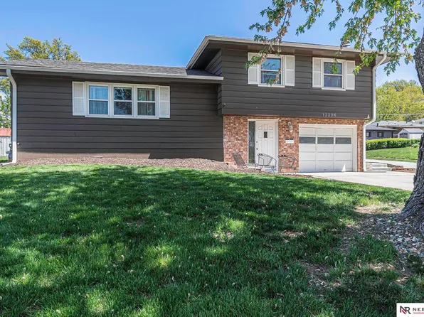 12206 W St, Omaha, NE 68137