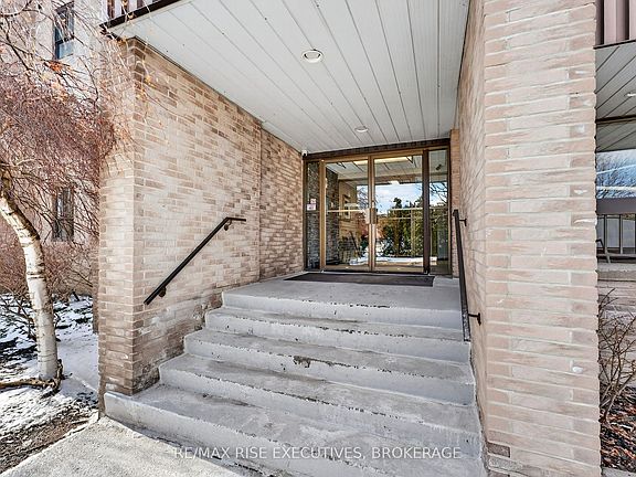 4th image of 334 Queen Mary Rd #409