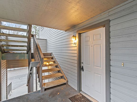 4th image of 3131 S Cook St APT 27
