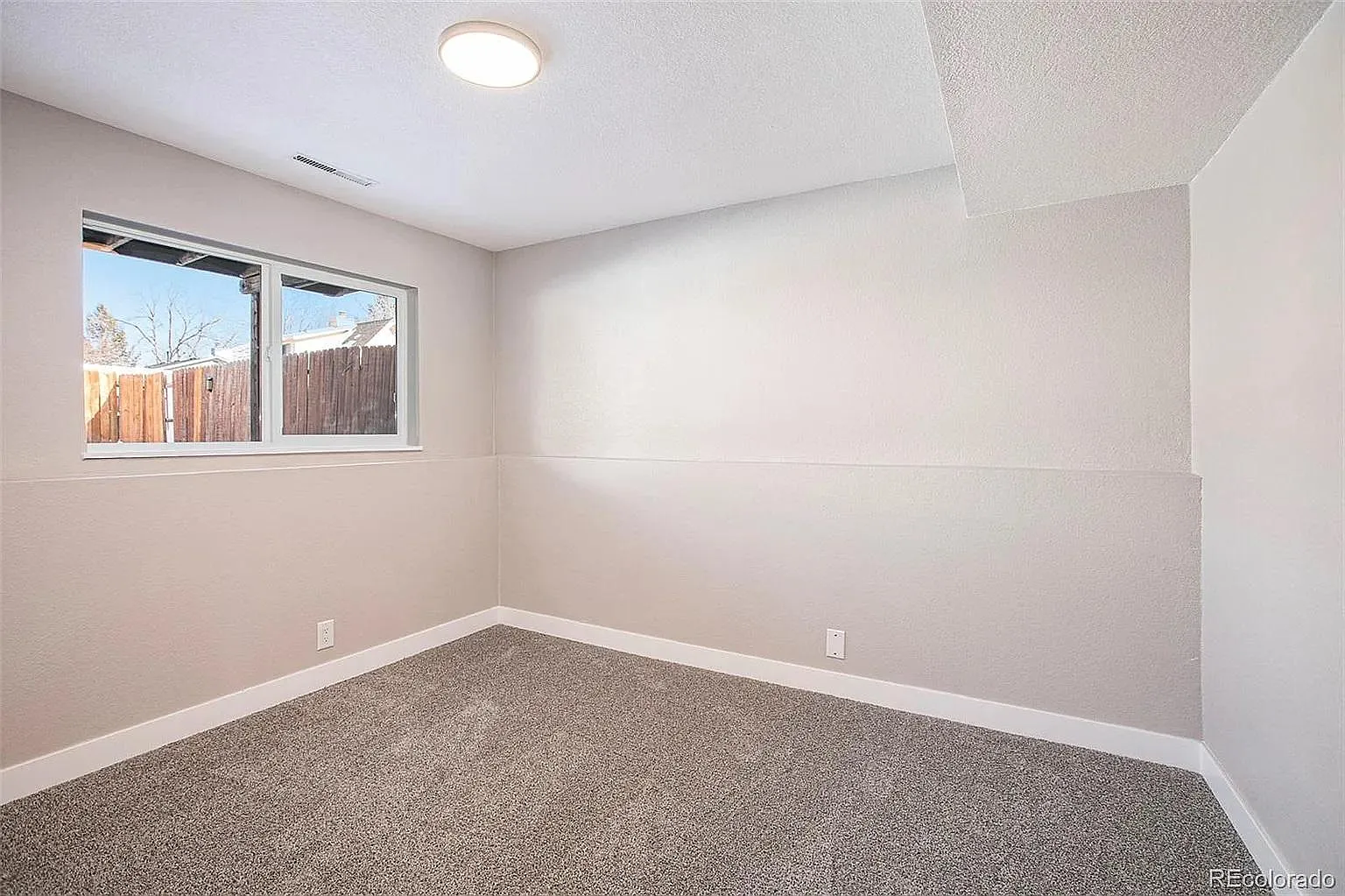 4672 Gatewood Dr — Photo 4