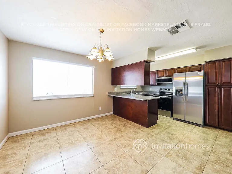 4753 N 70th Ave — Photo 5