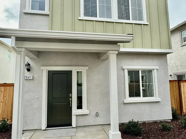 7041 Santa Venetia Pl, Roseville, CA 95747