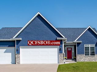 921 Muirfield Cir, Eldridge, IA 52748