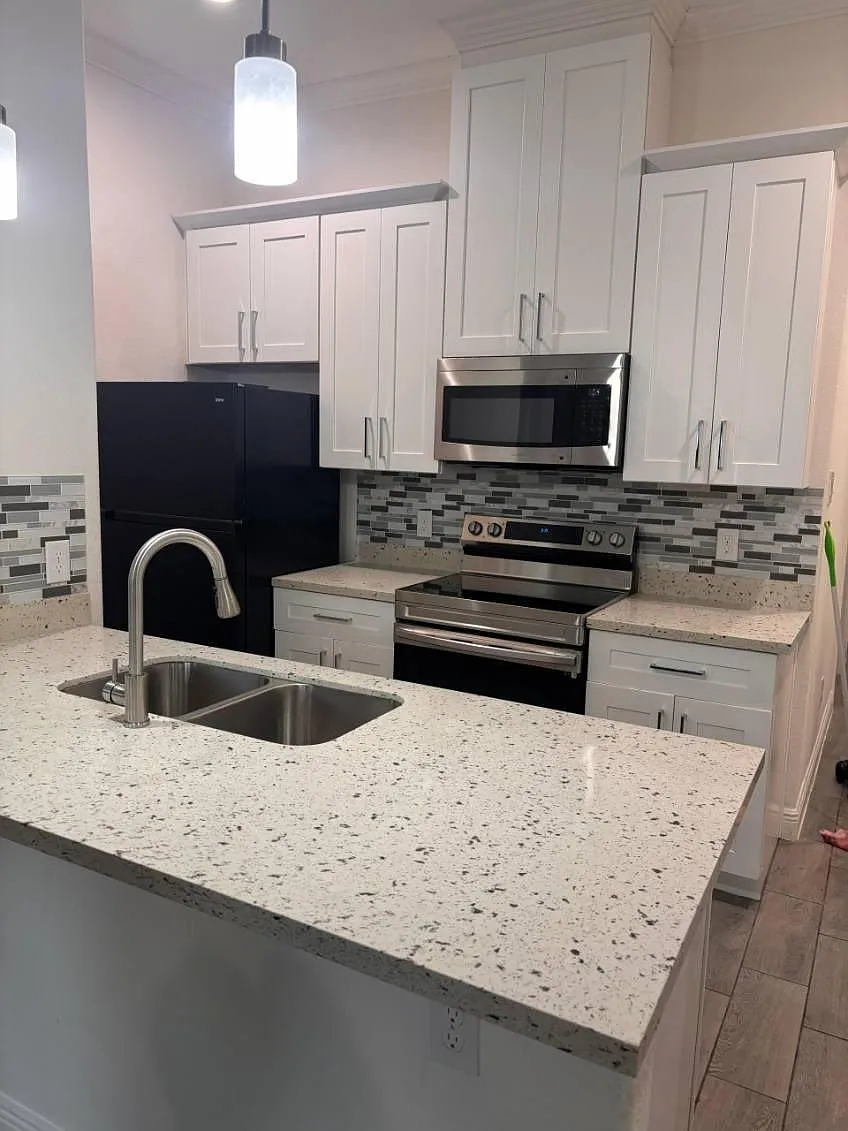 3 bed, 2.0 bath, 1165 sqft, $1,650 — Photo 4