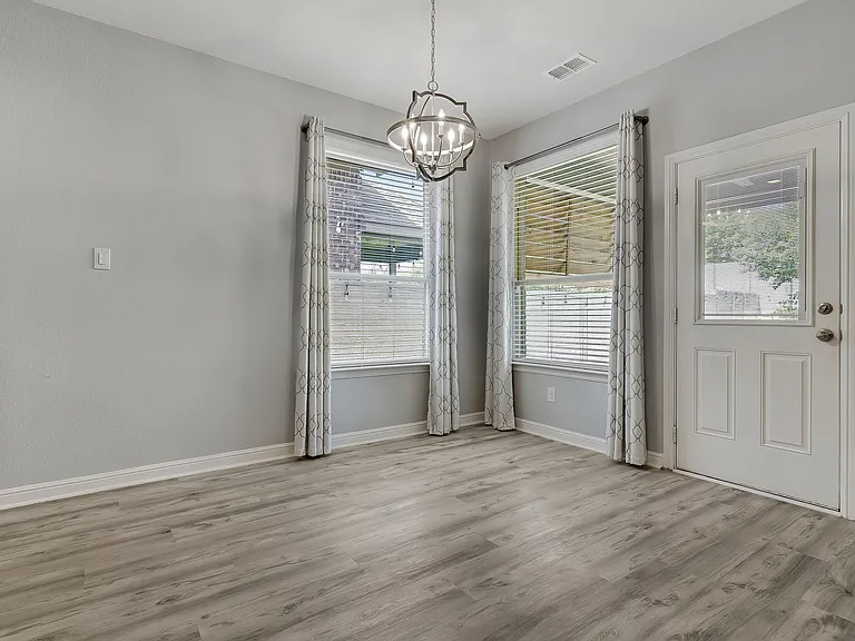 1513 Canary Ln — Photo 16