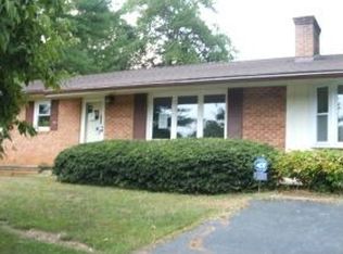 99 Dogwood Dr, Martinsville, VA 24112
