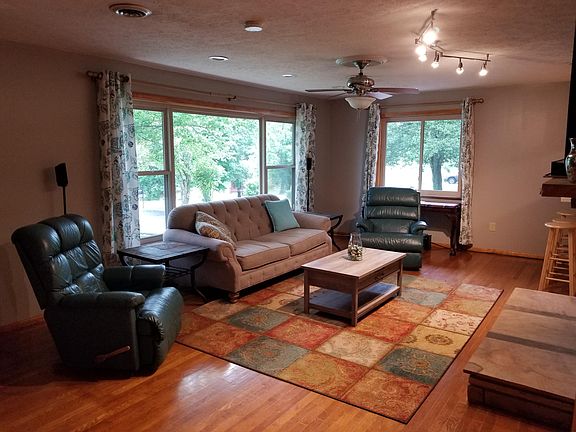 3rd image of 2213 Sentell Cir