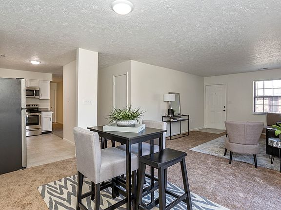 2nd image of 1130 Parkside Ct E #1130