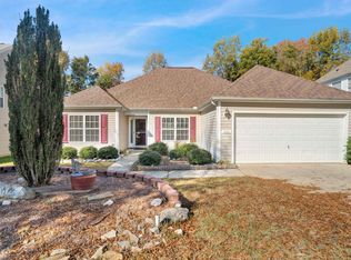 808 Red Oak Tree Dr, Fuquay Varina, NC 27526