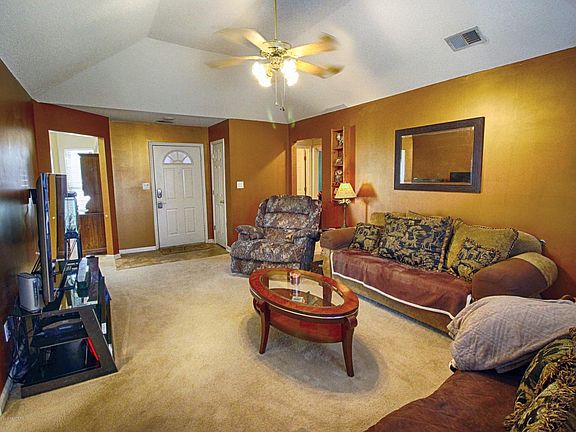 3rd image of 1242 Thames Dr