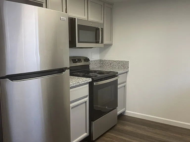 139 W San Jose Ave #111 — Photo 1