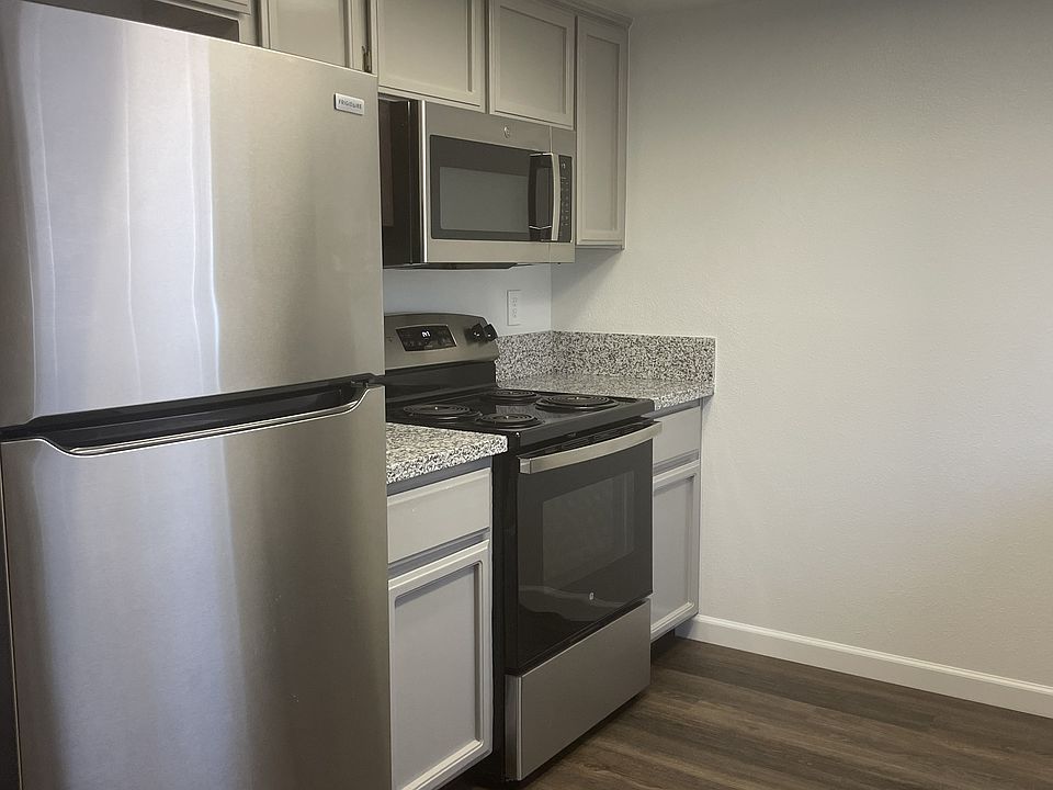 1st image of 139 W San Jose Ave #111