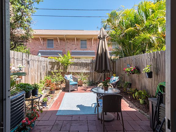 5th image of 916 S Colonial Ct #112