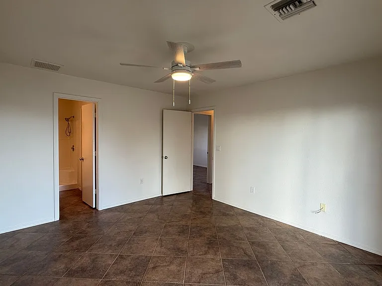 1331 Wapati Dr — Photo 8