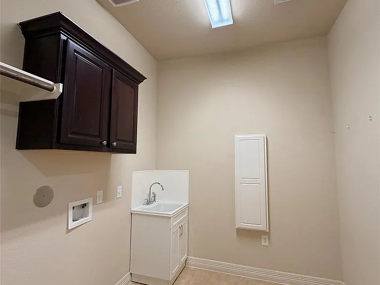 5423 Lachlan Springs Ln — Photo 40