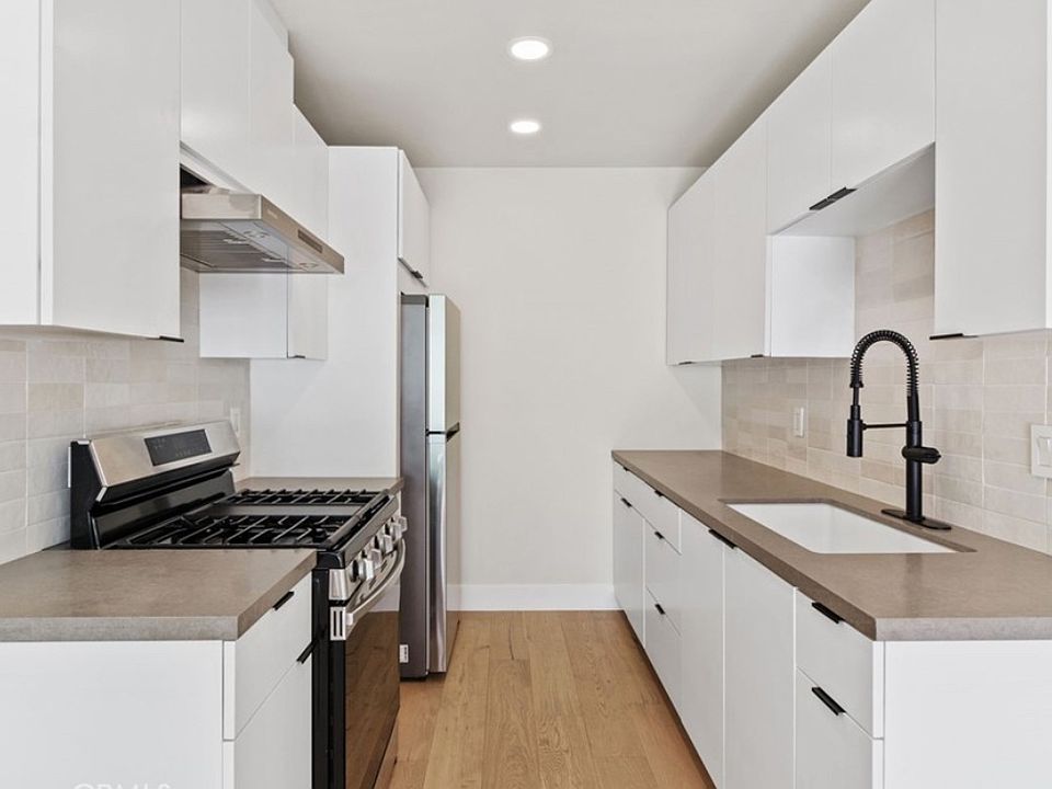 1st image of 12020 Allin St