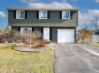 8278 Swallow Path, Liverpool, NY 13090