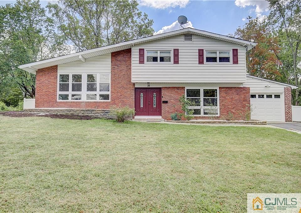 1st image of 15 Colburn Rd