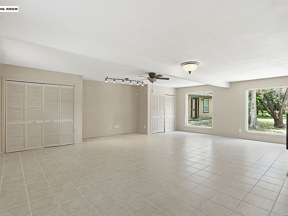 4th image of 220 LARK LN
