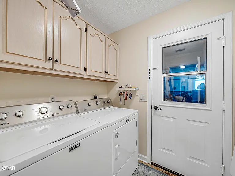 625 Amberjack Dr — Photo 42