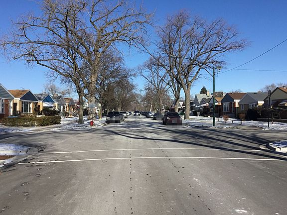 4th image of 4600 S La Crosse Ave