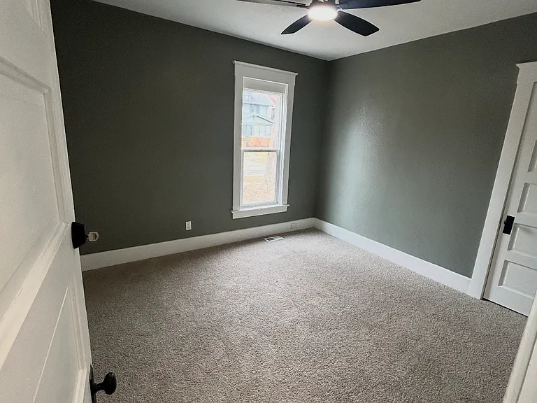 1822 Glendale Ave #1 — Photo 3