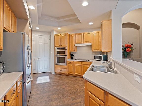 5th image of 20802 N GRAYHAWK Drive #1053