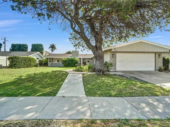12452 Martha Ann Dr, Los Alamitos, CA 90720