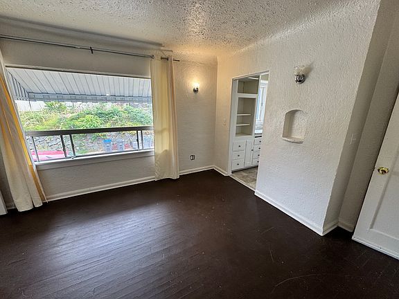3rd image of 704 12th St #9