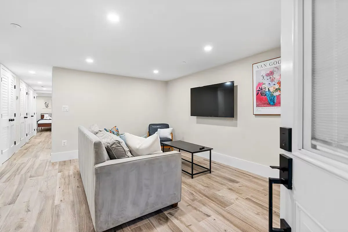 2 bed, 1000 sqft, $2,800 — Photo 4