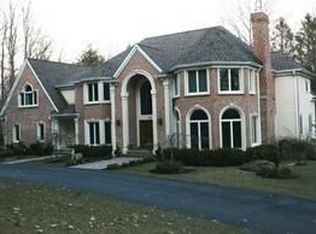 27 Schoolhouse Ln, Morristown, NJ 07960