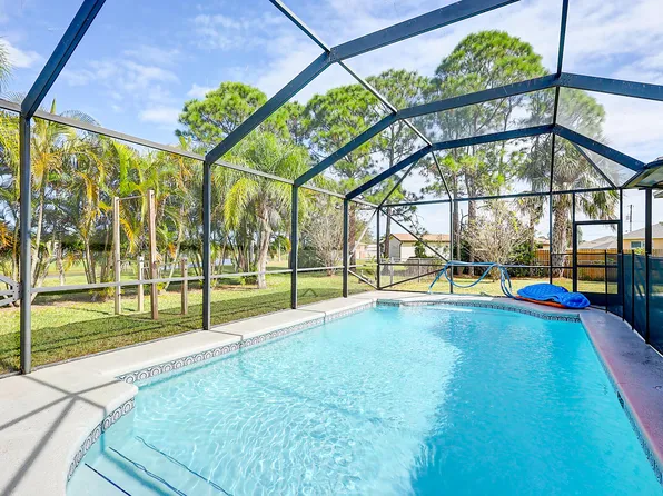 256 SW Ridgecrest Drive, Port St Lucie, FL 34953