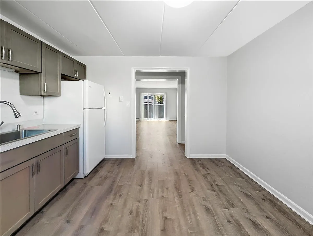 2 bed, 1.0 bath, $1,425 — Photo 4